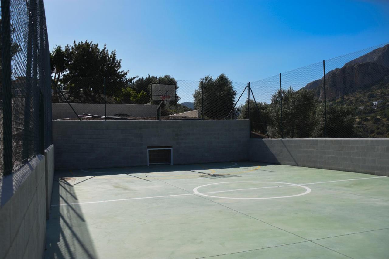 Lagar Del Chorro Junto Caminito Del Rey Piscina Y Baloncesto Apartment Bagian luar foto