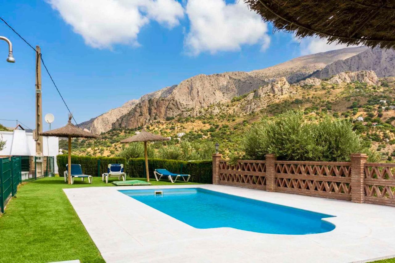Lagar Del Chorro Junto Caminito Del Rey Piscina Y Baloncesto Apartment Bagian luar foto