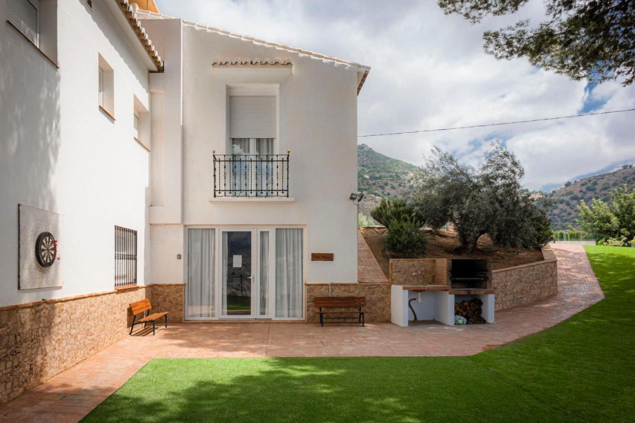 Lagar Del Chorro Junto Caminito Del Rey Piscina Y Baloncesto Apartment Bagian luar foto