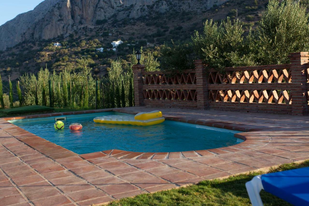 Lagar Del Chorro Junto Caminito Del Rey Piscina Y Baloncesto Apartment Bagian luar foto